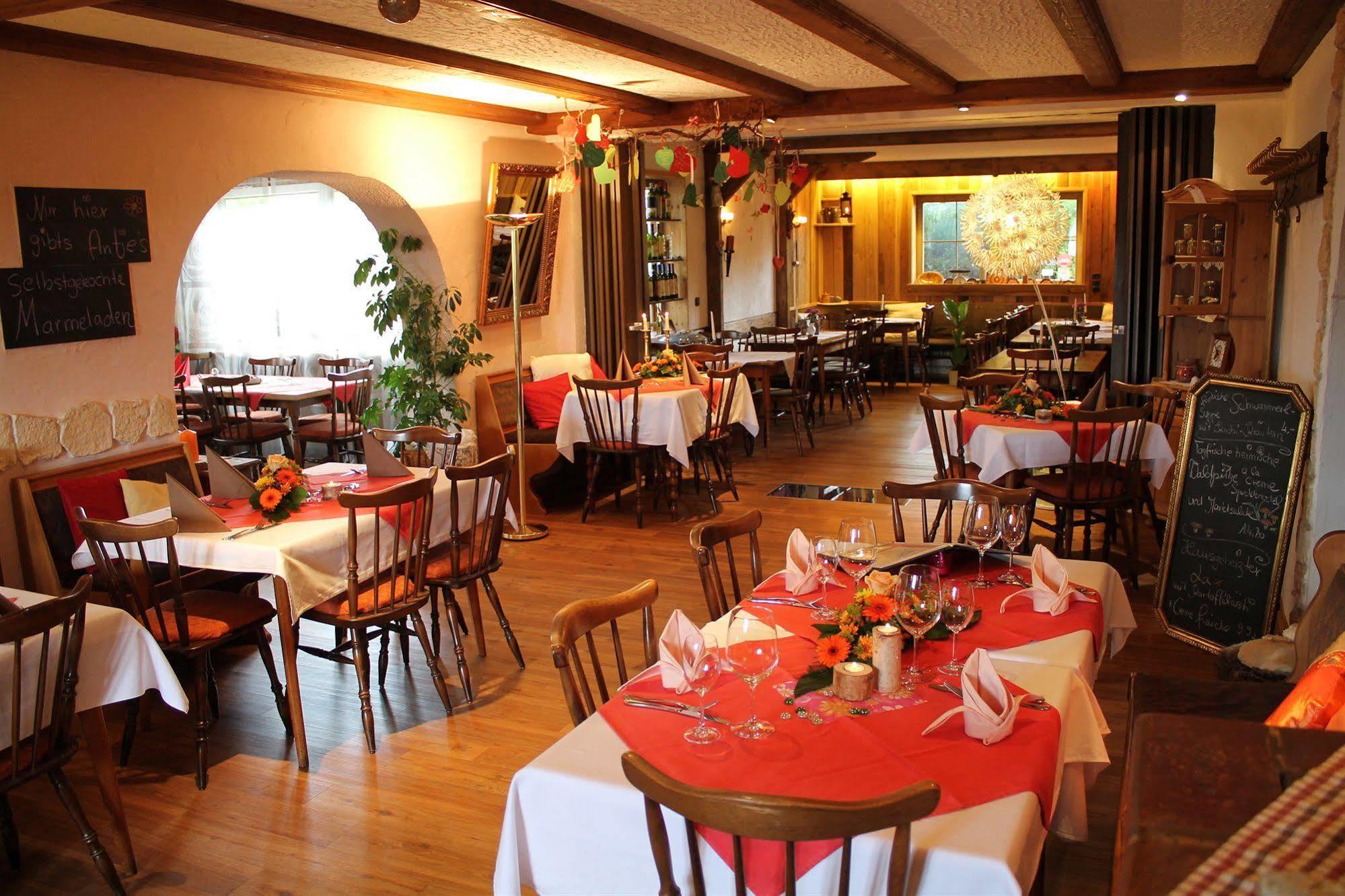 Antjes Schmankerlhotel Und Restaurant Tröstau Kültér fotó